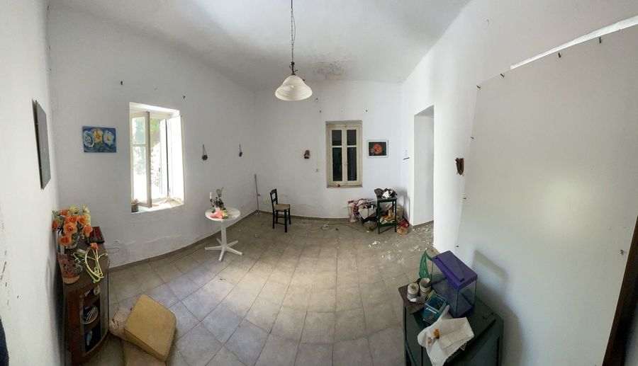 Photo 327563783