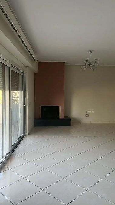 Photo 327691964