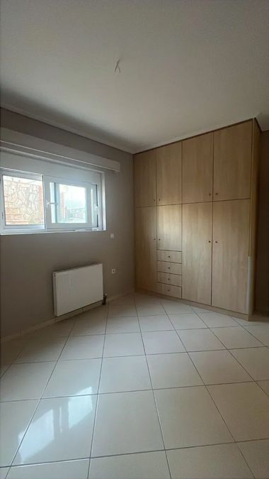 Photo 327691976