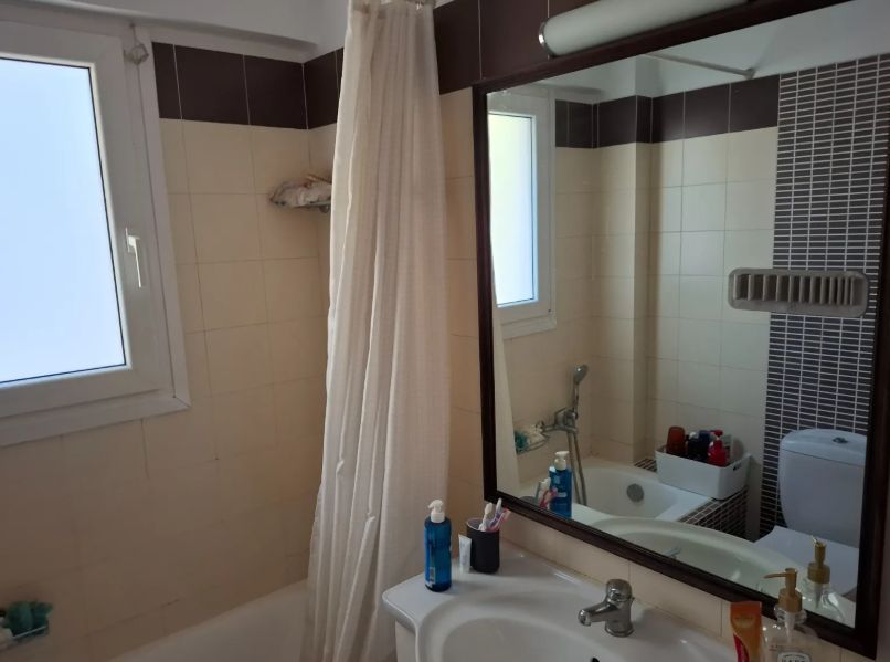 Photo 327694349