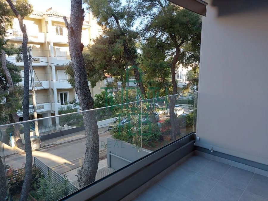 Photo 327814649