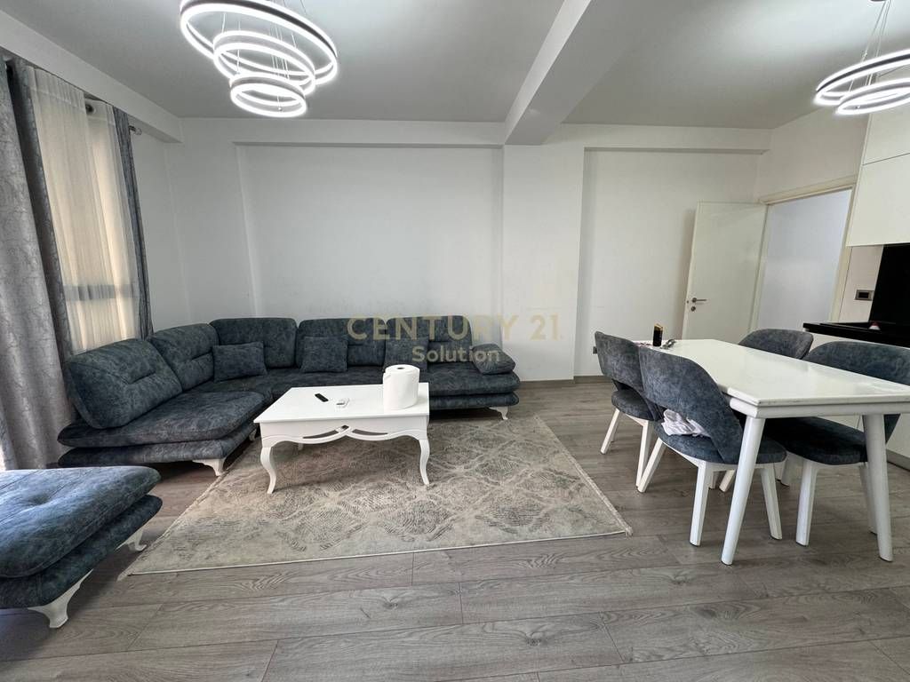Apartament me qira Astiri