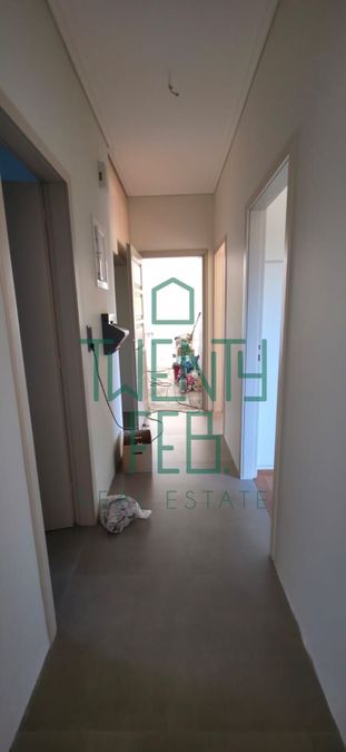 Photo 327827039
