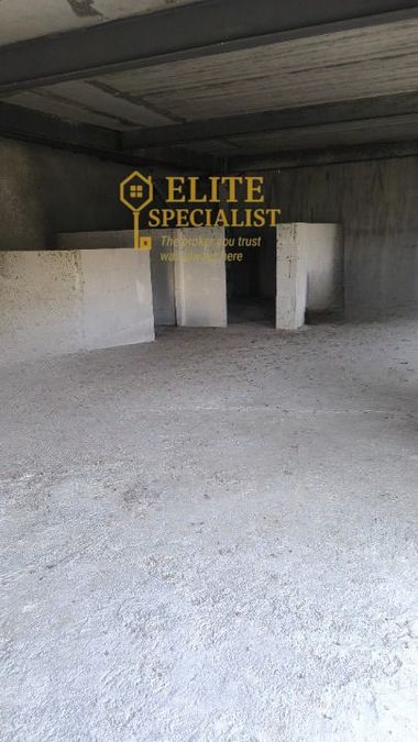 Photo 327919151