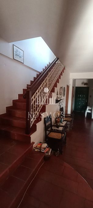 Photo 327934829
