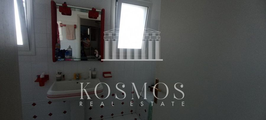 Photo 327934838
