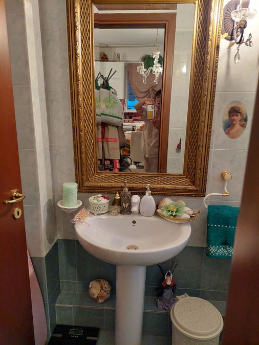 Photo 327972653