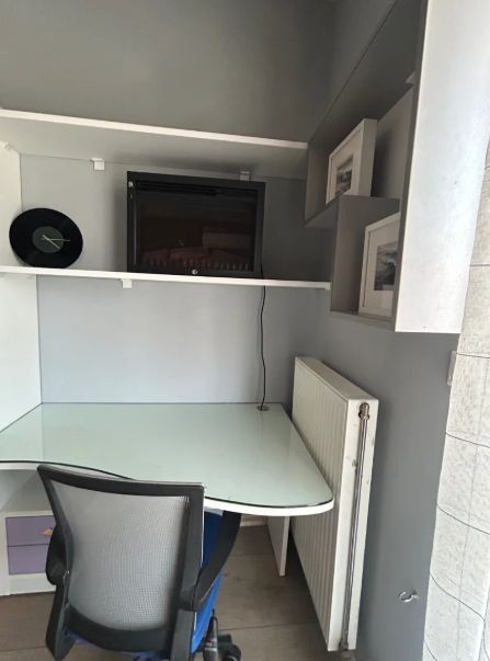 Photo 328079294