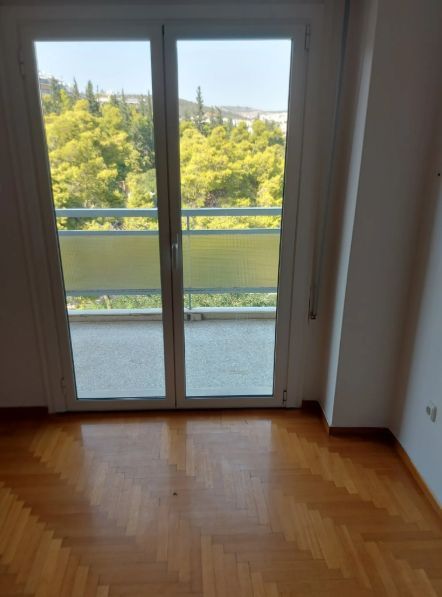 Photo 328330325