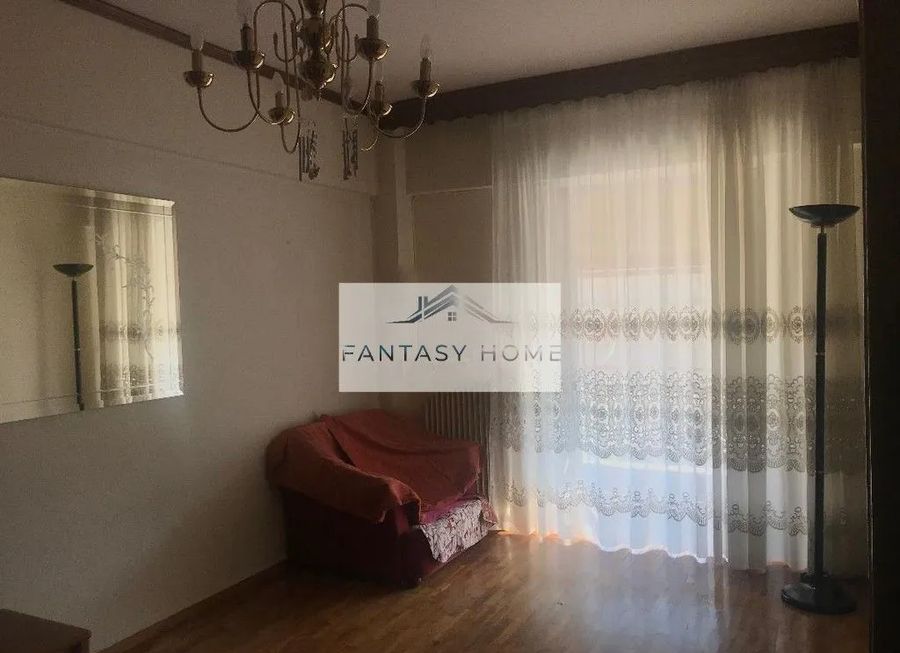 Photo 328360955