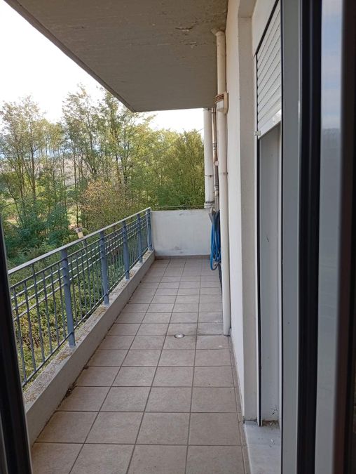 Photo 328940606