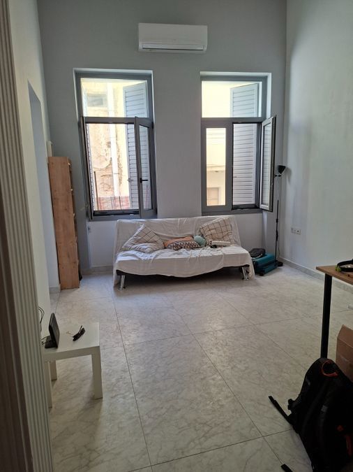 Photo 329078645