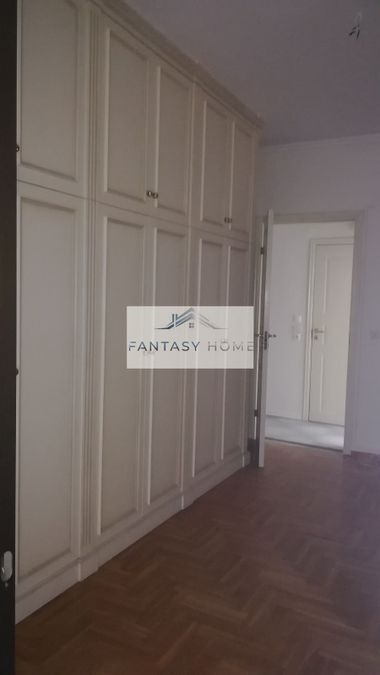 Photo 329103824
