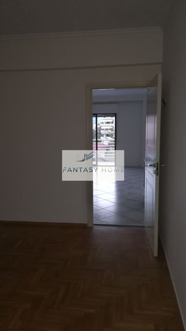Photo 329103833