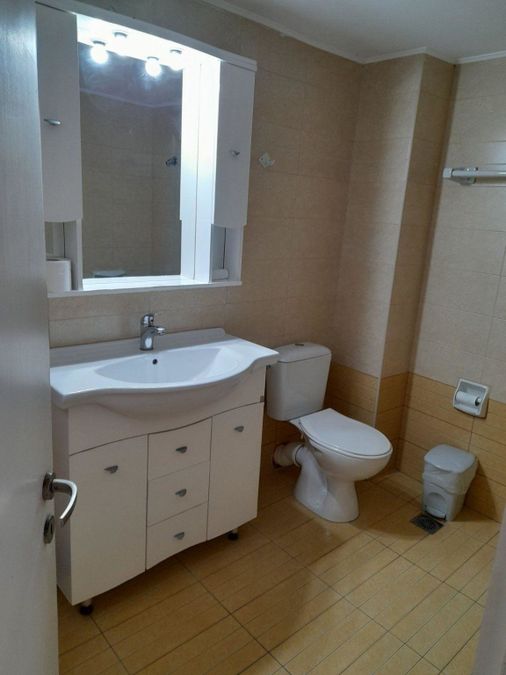 Photo 329256203