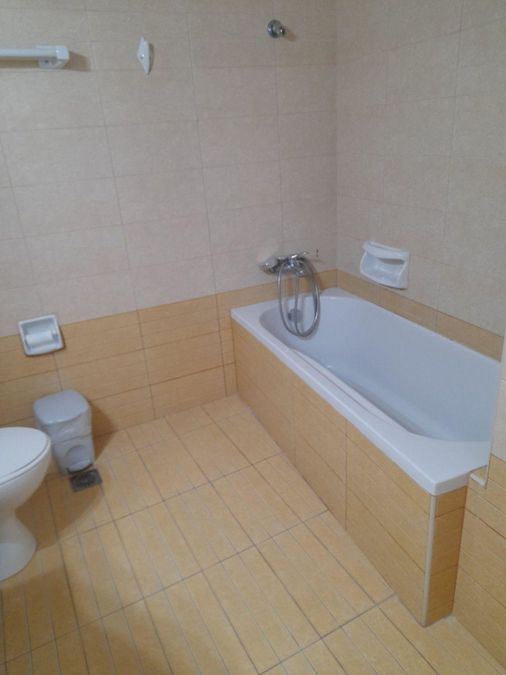 Photo 329256209