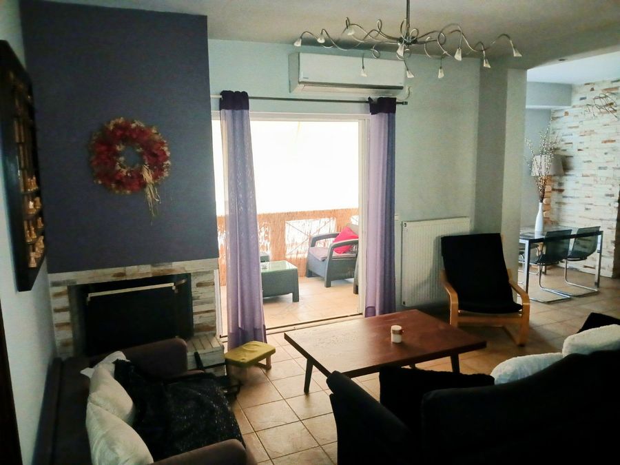 Photo 329330444