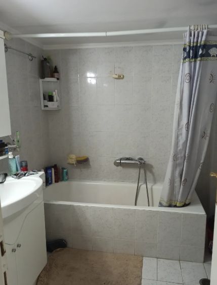Photo 329497475