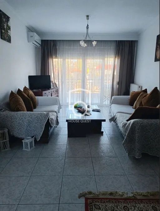 Photo 329596937