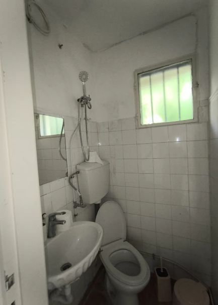 Photo 329826680