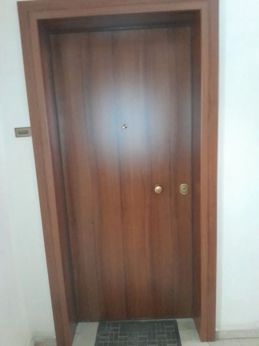 Photo 330335549