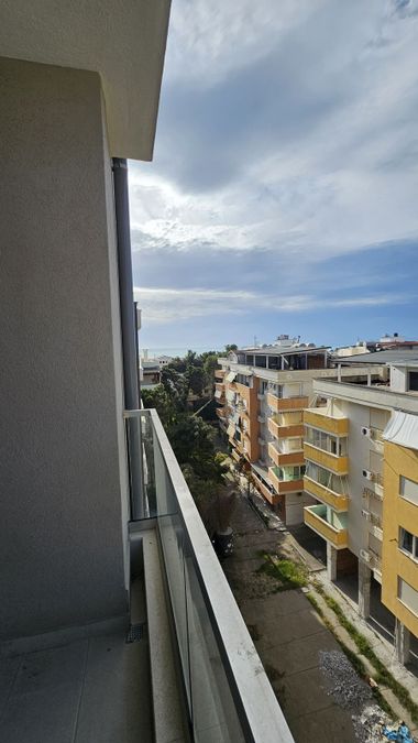 Photo 330663374