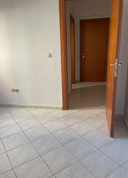Photo 330843374