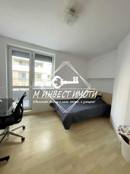 Снимка 330870992