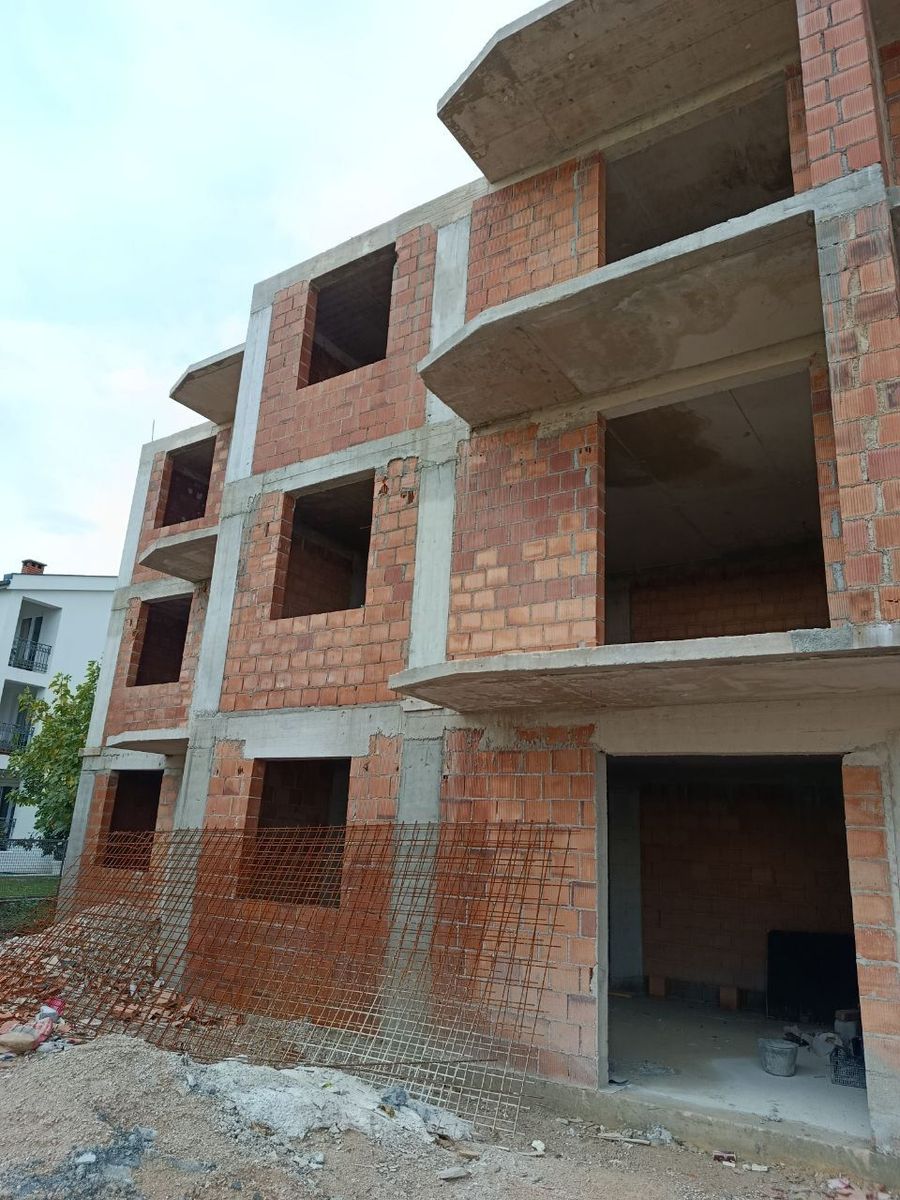 Exquisite 1-Bedroom Apartment in Susanj, Bar, Montenegro 8