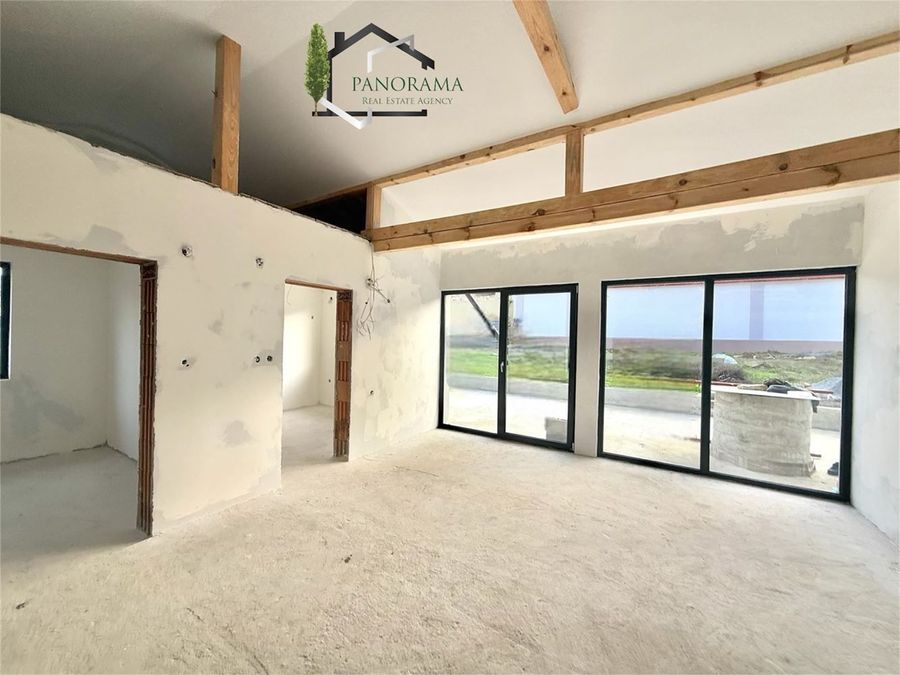 Снимка 336780578