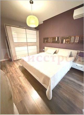 Снимка 337962389