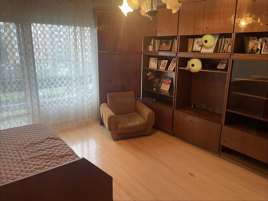 Снимка 338695808