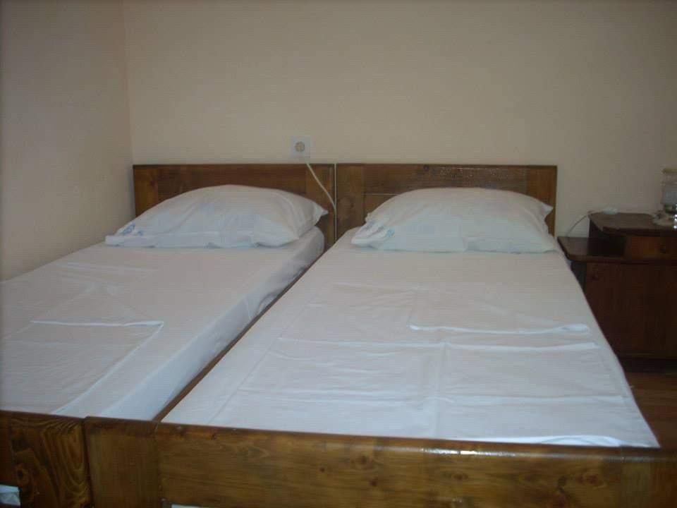 Exquisite Coastal Retreat in Sutomore, Bar 9