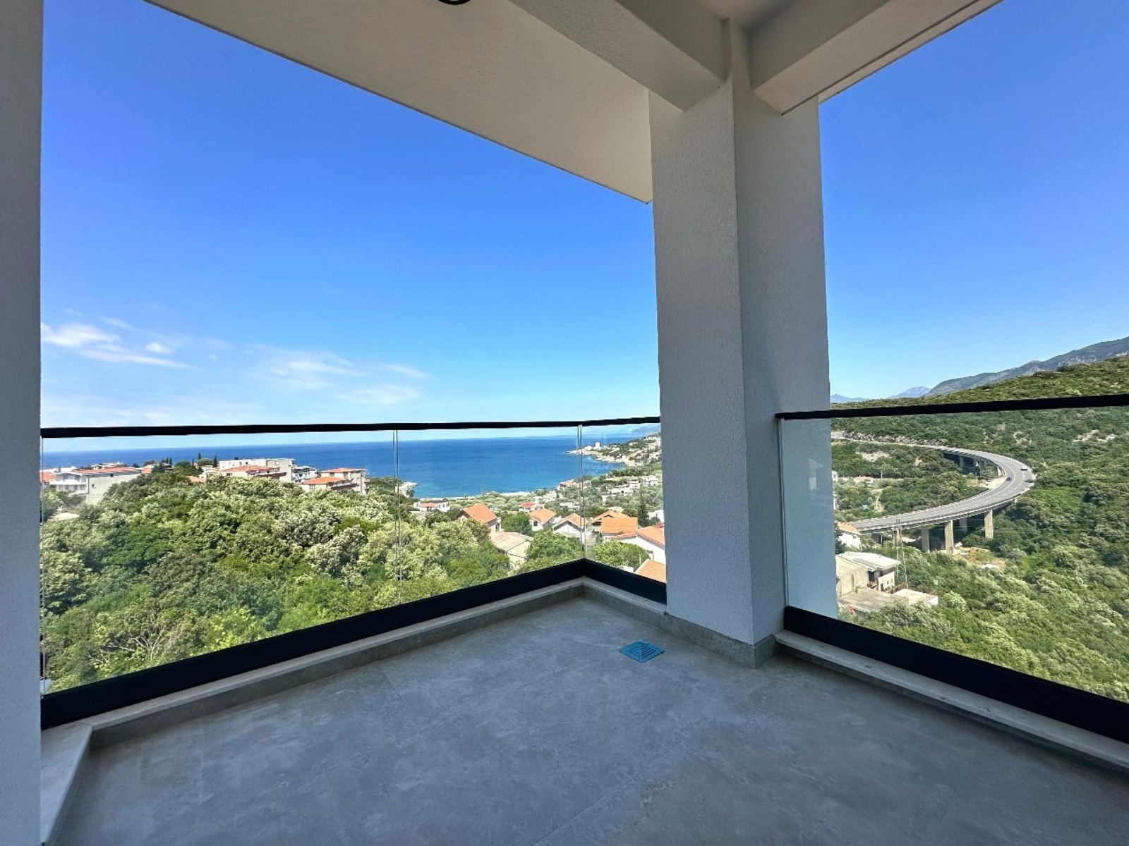 Exquisite 1-Bedroom Apartment in Kunje, Bar, Montenegro 4