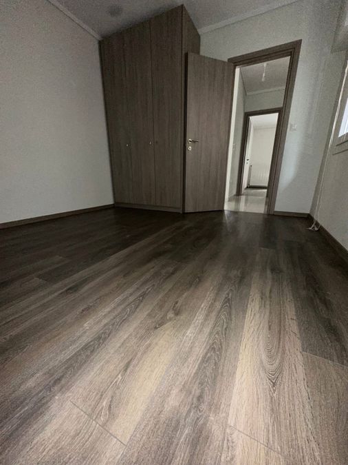 Photo 345055748