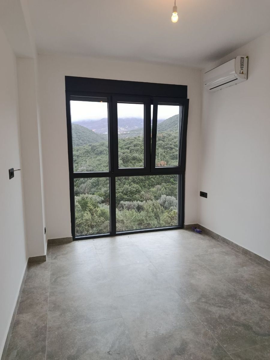 Exquisite 1-Bedroom Apartment in Kunje, Bar, Montenegro 7