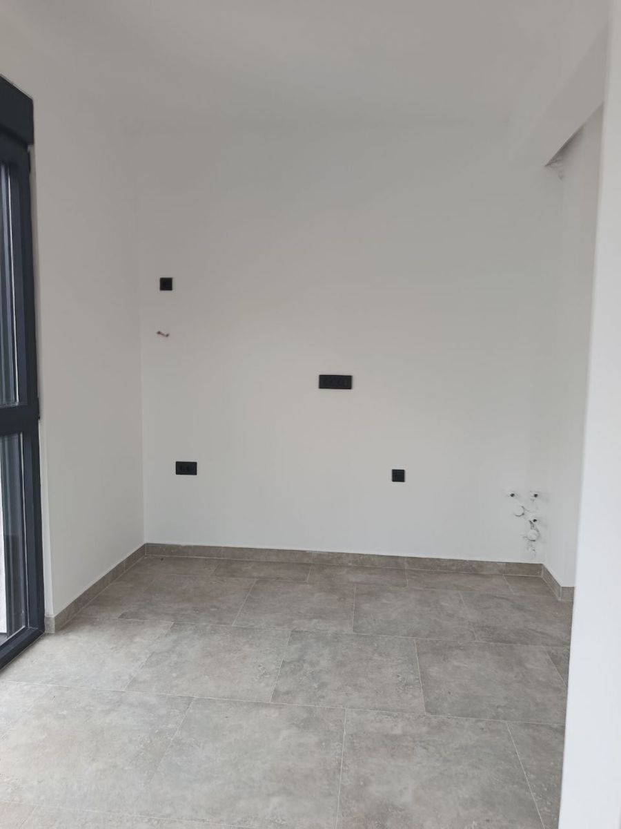 Exquisite 1-Bedroom Apartment in Kunje, Bar, Montenegro 8