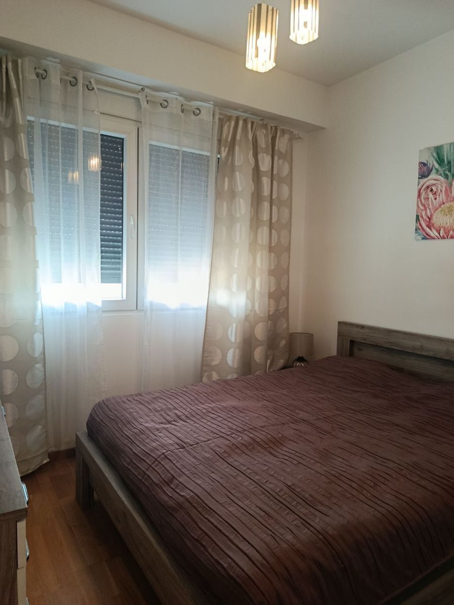 Elegant 1-Bedroom Apartment in Bar, Montenegro 8