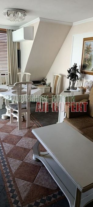 Снимка 348043796