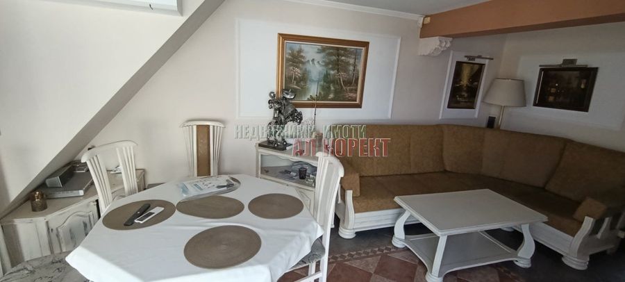 Снимка 348043799