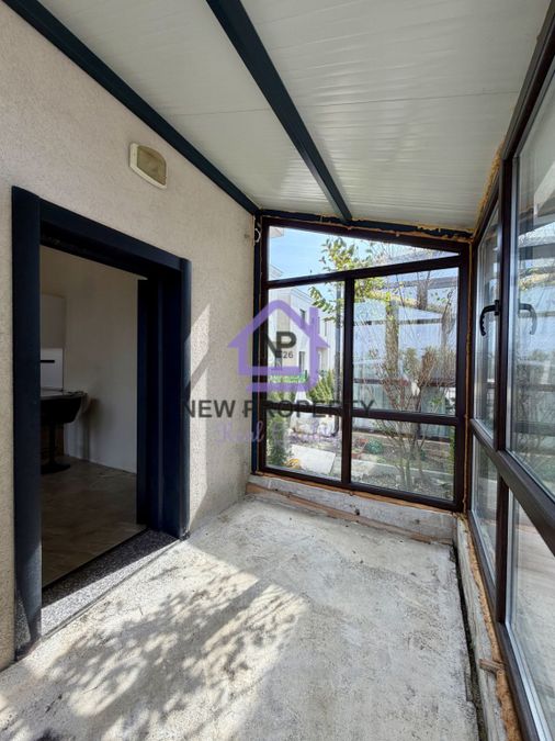 Снимка 348050045