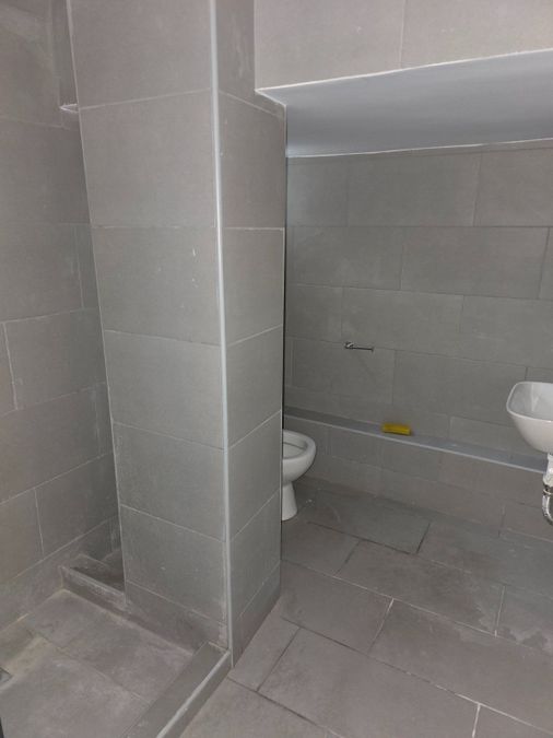 Photo 348254465