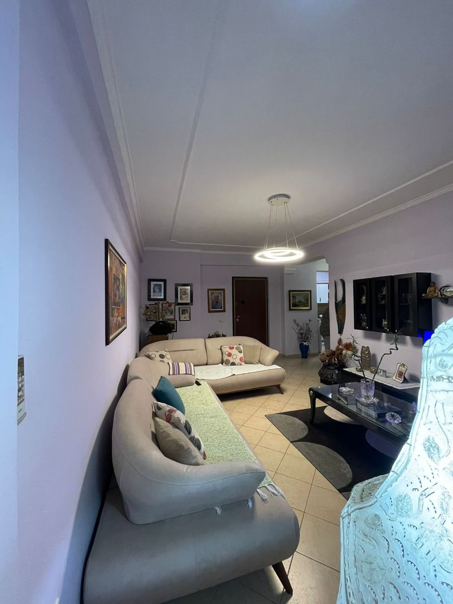 Jepet me Qira Apartament 2+1+2 – pranë Garden Building