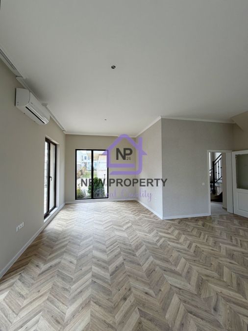 Снимка 348495533