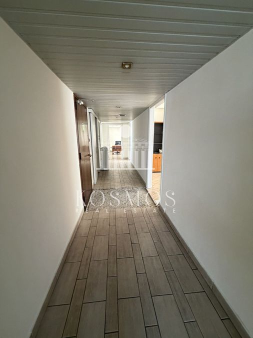 Photo 349647236