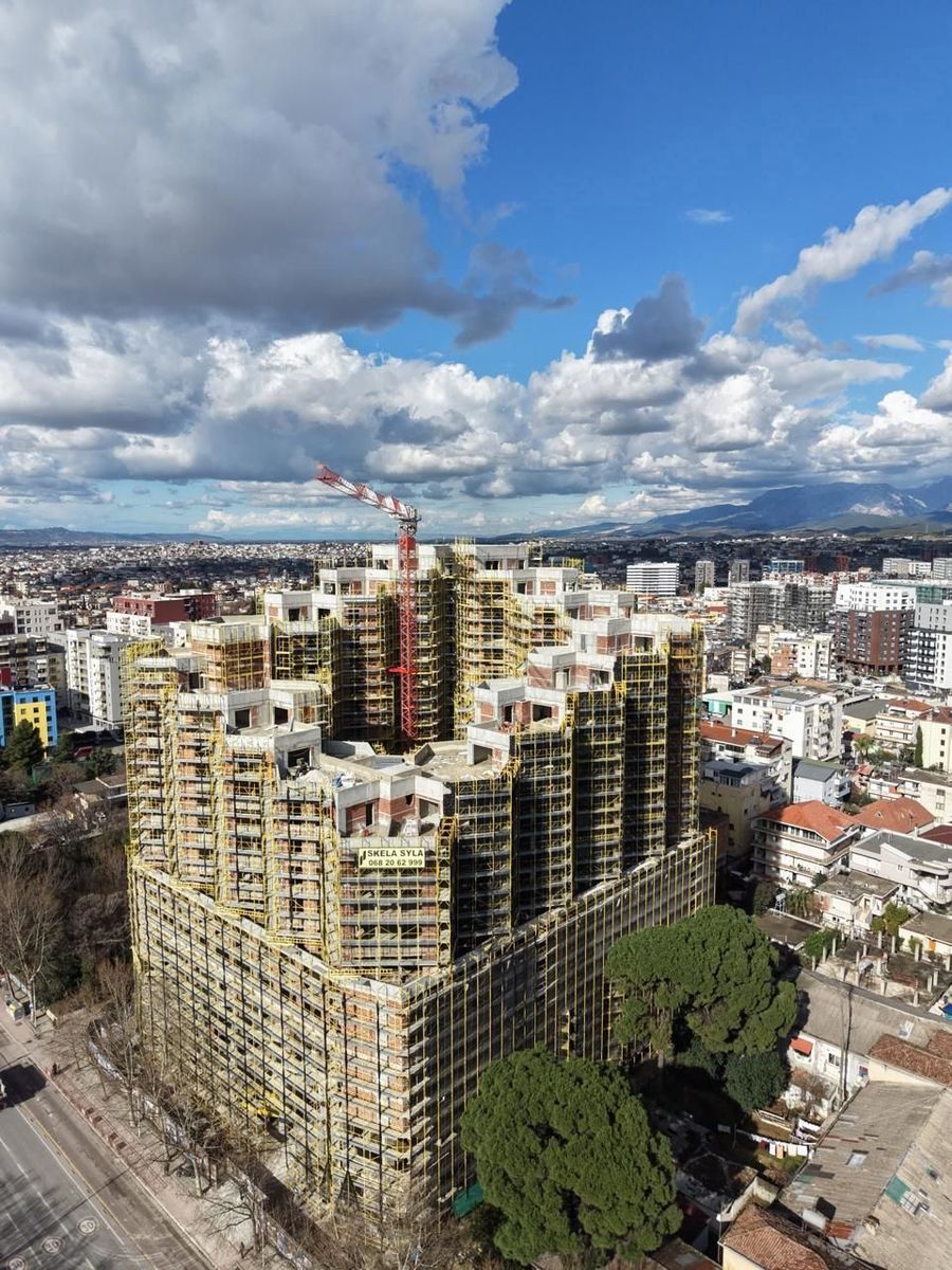 Ambient Komercial per shitje te Rezidenca Colonnade, Zogu i Zi