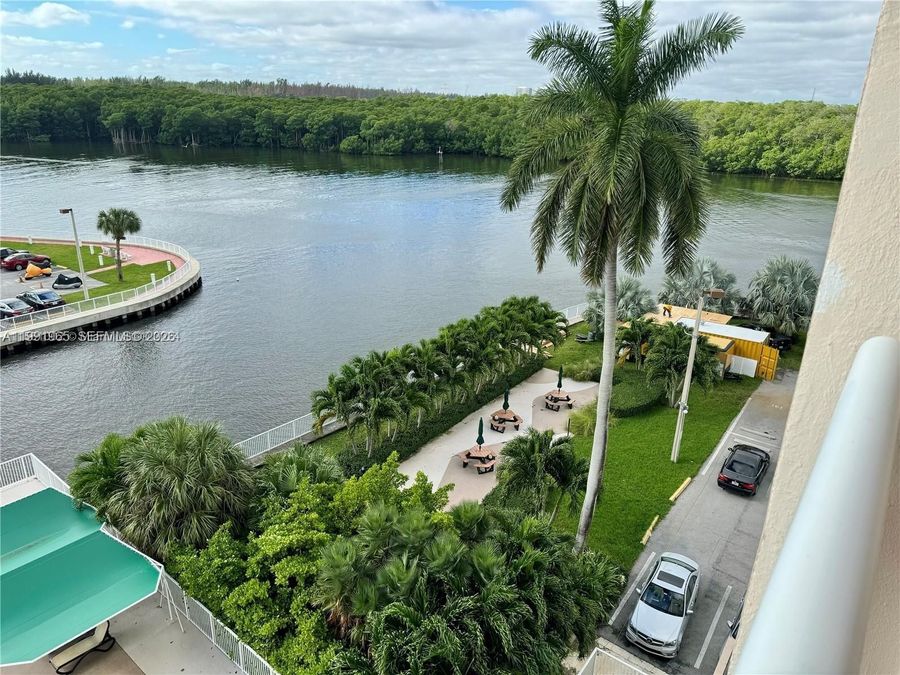 Снимка 351101153