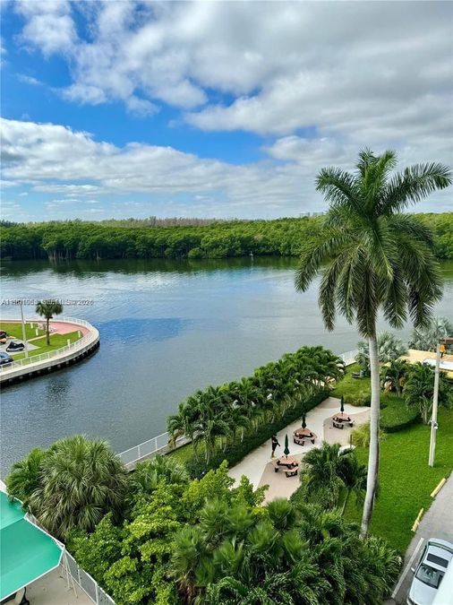 Снимка 351101339