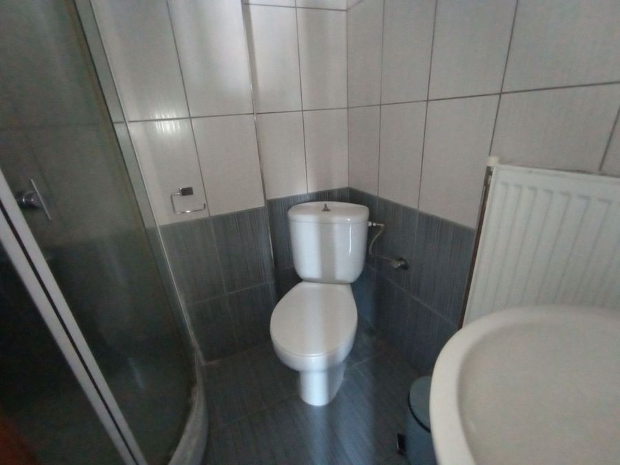 Photo 351248585