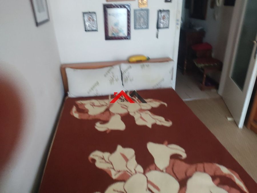 Photo 351383957
